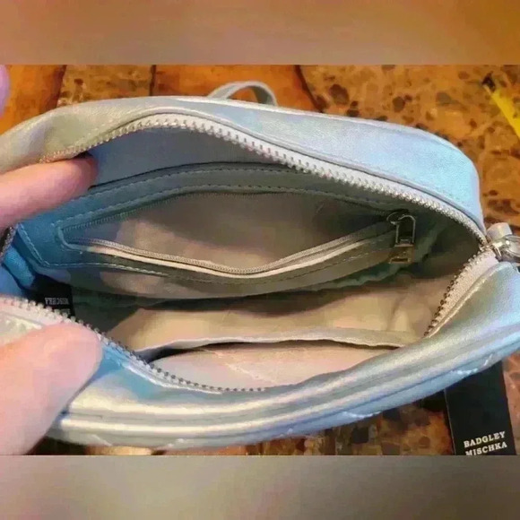 Badgley Mischka camera bag NWT - Picture 9 of 12